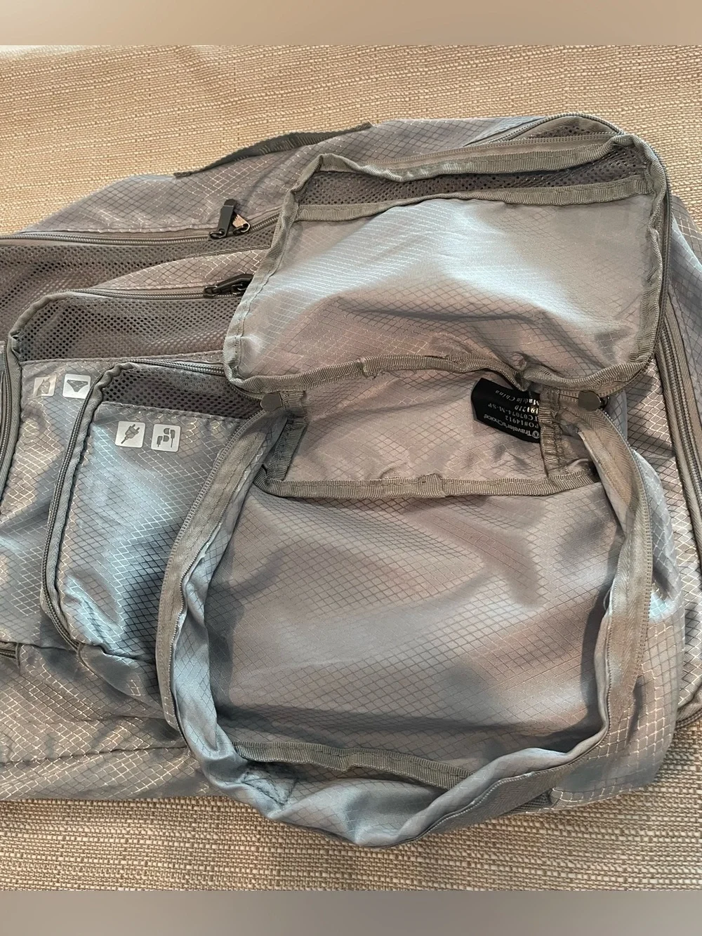 Traveler’s Choice Silver/Gray Travel Packing Cubes Set of Four